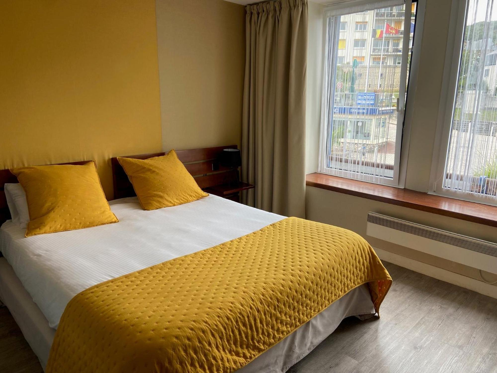 Logis Hotel - La Petite Rade Le Havre Bagian luar foto