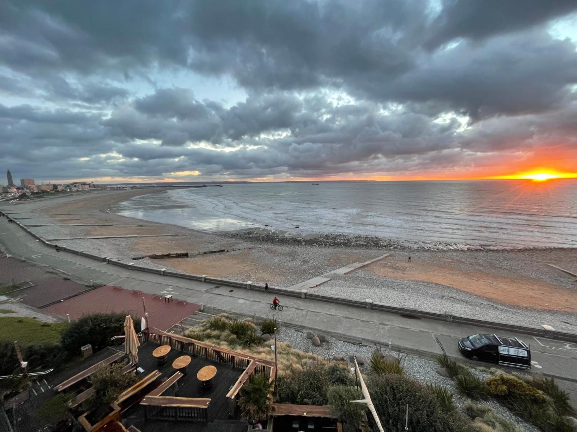 Logis Hotel - La Petite Rade Le Havre Bagian luar foto