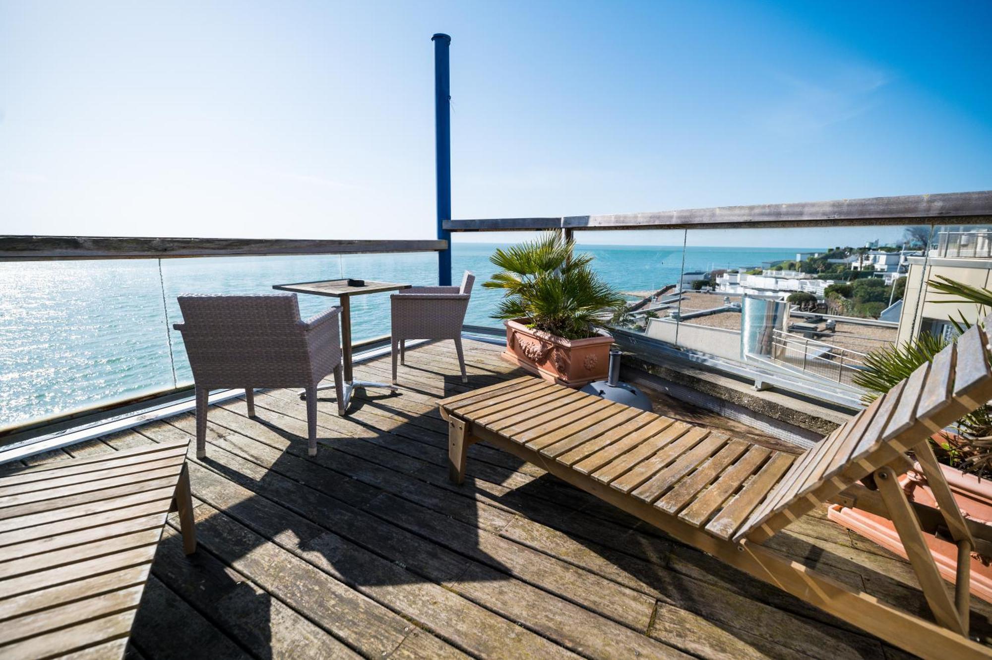 Logis Hotel - La Petite Rade Le Havre Bagian luar foto