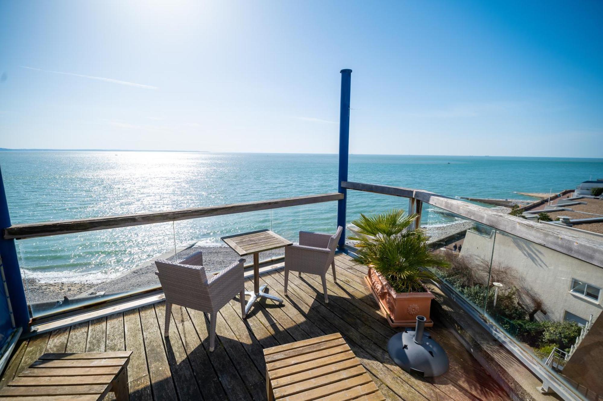 Logis Hotel - La Petite Rade Le Havre Bagian luar foto