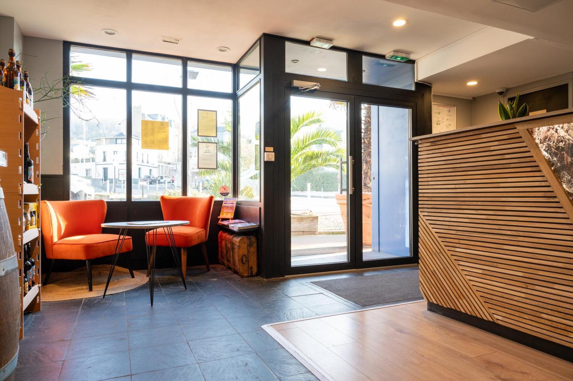 Logis Hotel - La Petite Rade Le Havre Bagian luar foto