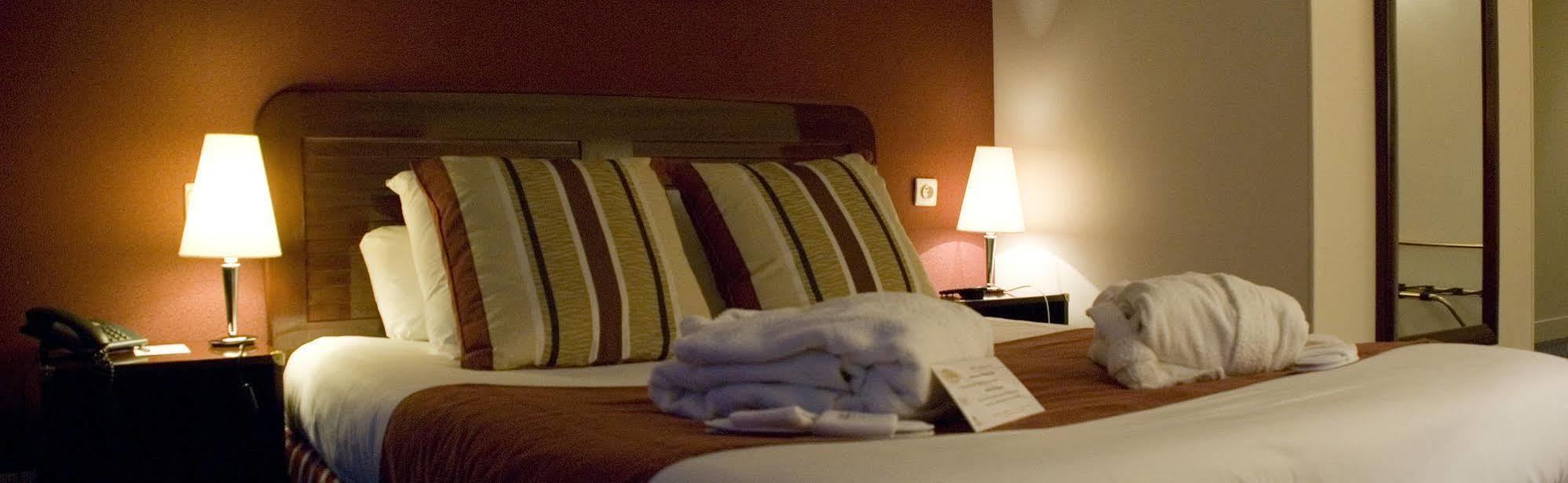 Logis Hotel - La Petite Rade Le Havre Bagian luar foto